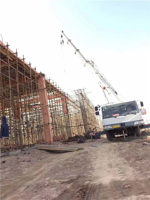 金川县25 吨、50 吨吊车怎么选？多大重量 / 半径适合对应车型？