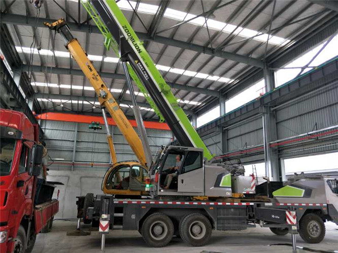 金川县高空车出租需要注意哪些安全事项？