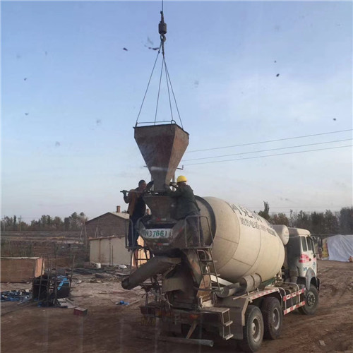 金川县“精准瞄准”—— 吊车的 “定位导航” 技术