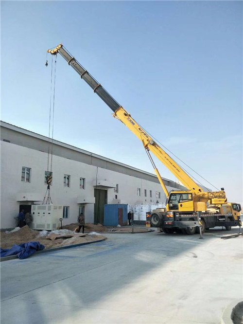 金川县“超载就喊停”—— 吊车的 “重量保镖” 技术